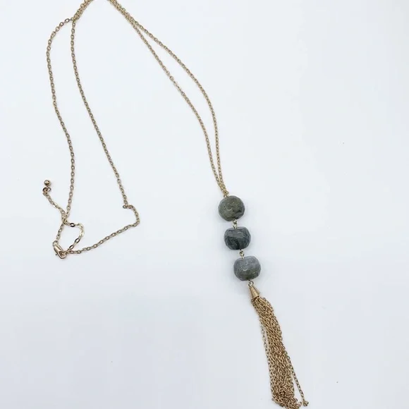 Hand Made Long Green Beaded Stone Tassel Necklace in Gold - Picture 5 of 9